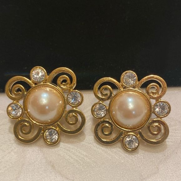 Vintage AJC Faux Pearl And Rhinestone Earrings - Picture 3 of 5